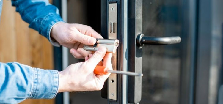 Commercial Locksmith Services in Southwest Oakville, ON